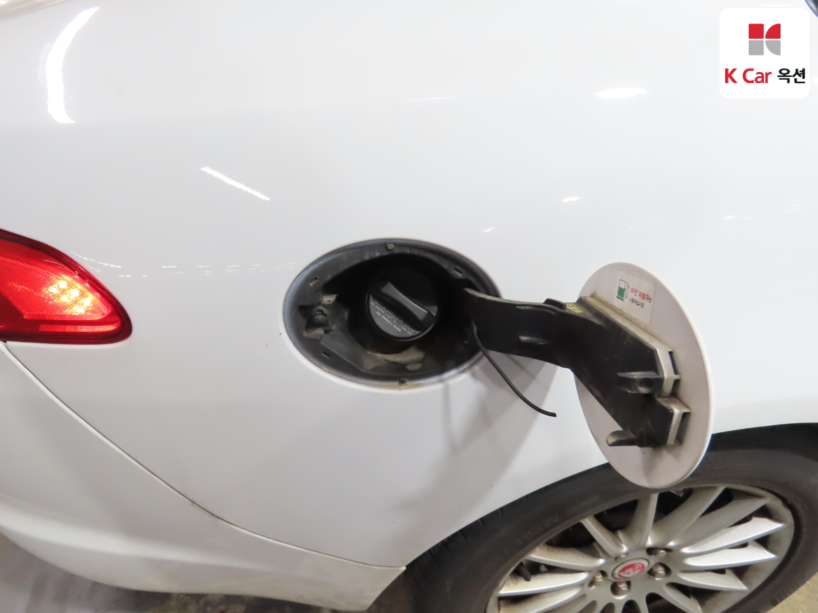 Jaguar Jaguar 2014 - Image 28