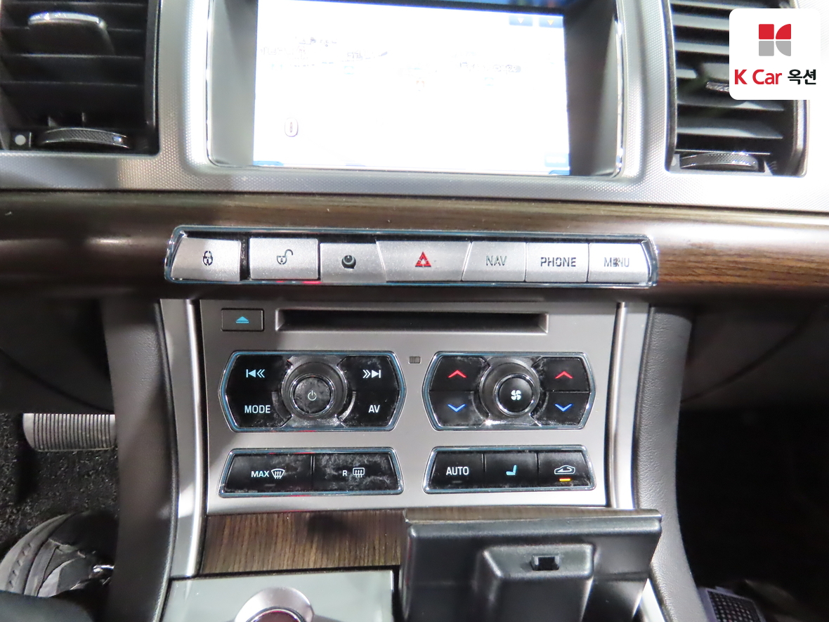 Jaguar Jaguar 2014 - Image 16