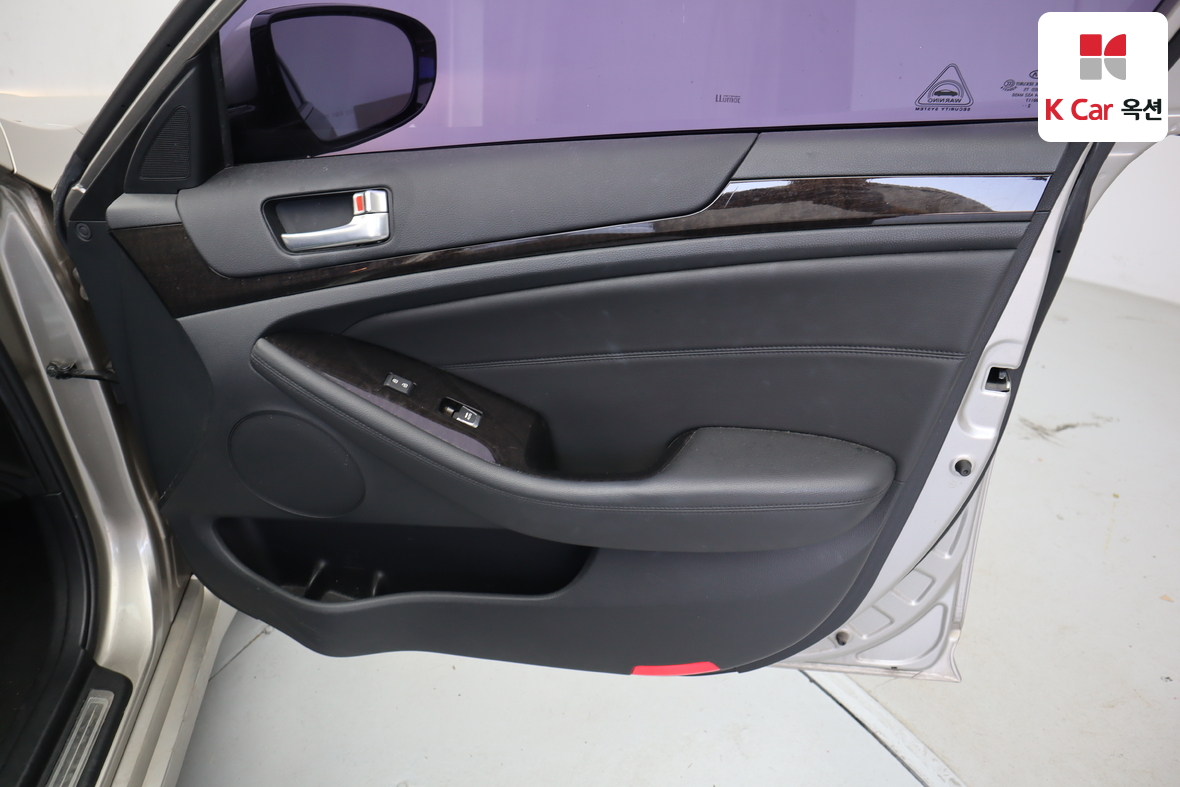 Kia K7 2013 - Image 31