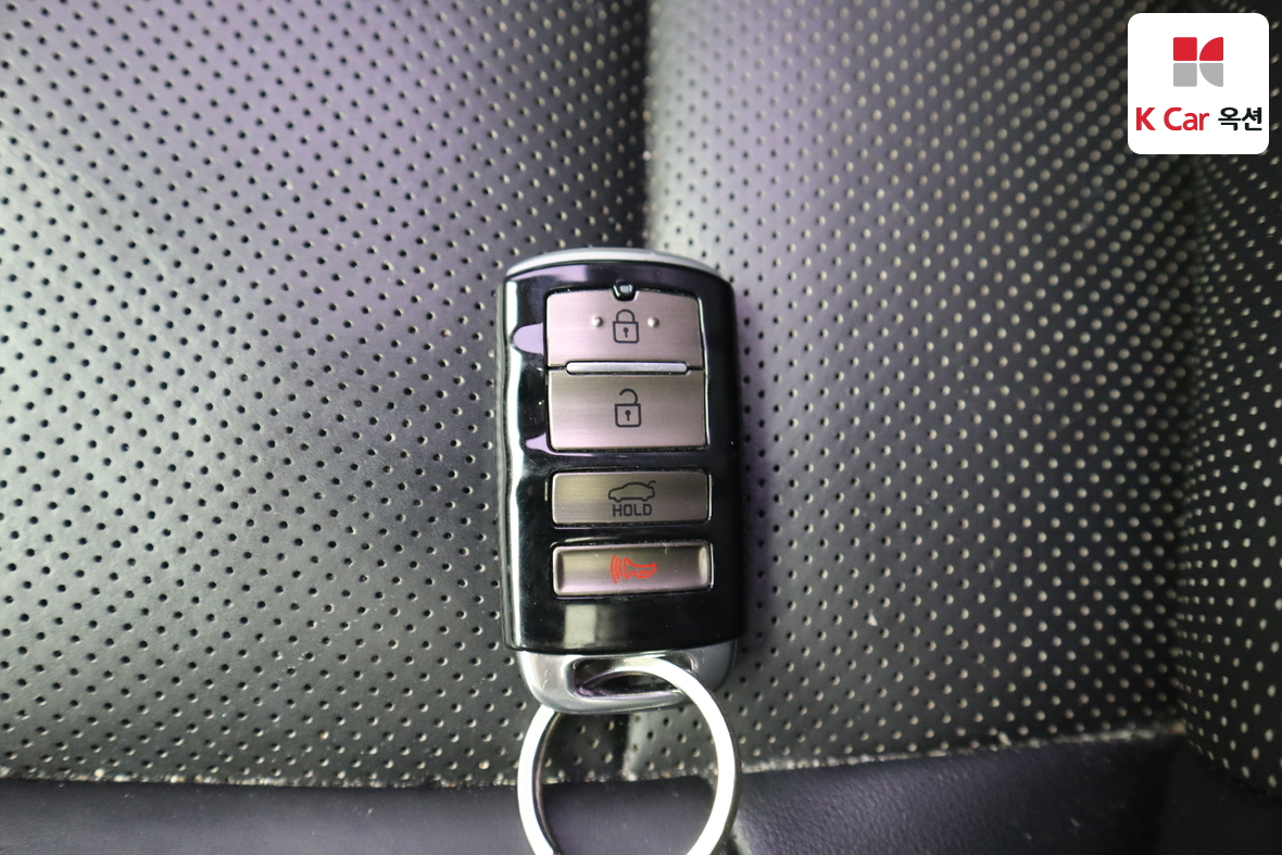 Kia K7 2013 - Image 18