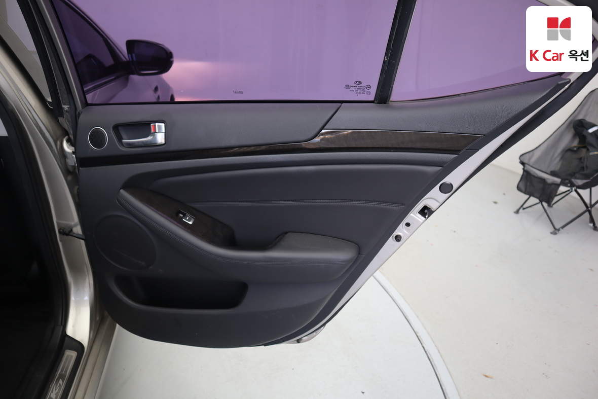 Kia K7 2013 - Image 29