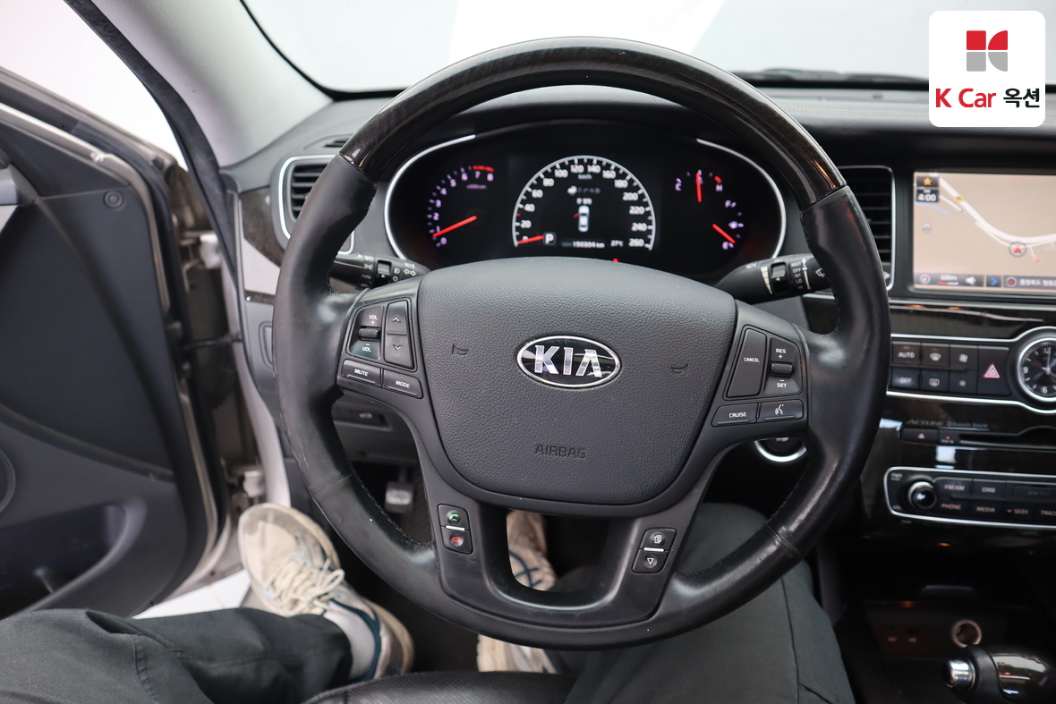 Kia K7 2013 - Image 10