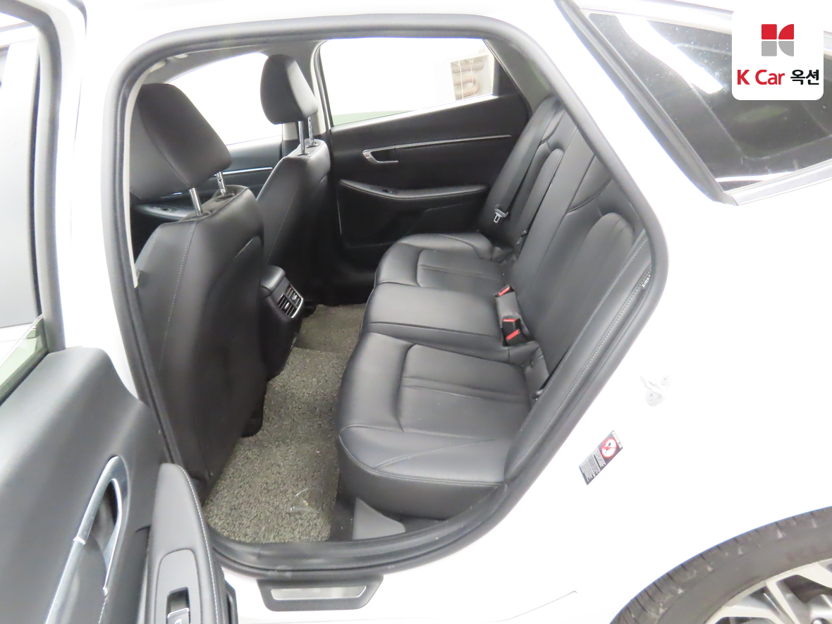 Hyundai Sonata 2023 - Image 24