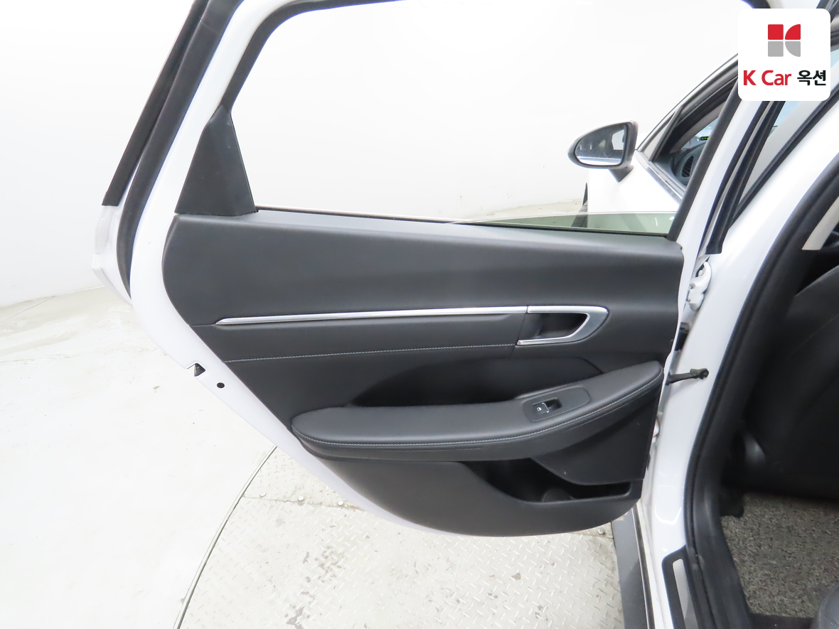 Hyundai Sonata 2023 - Image 23