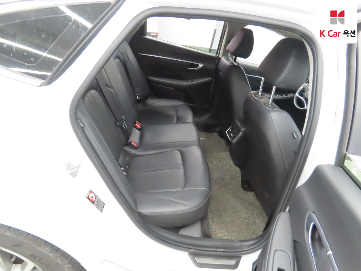 Hyundai Sonata 2023 - Image 28