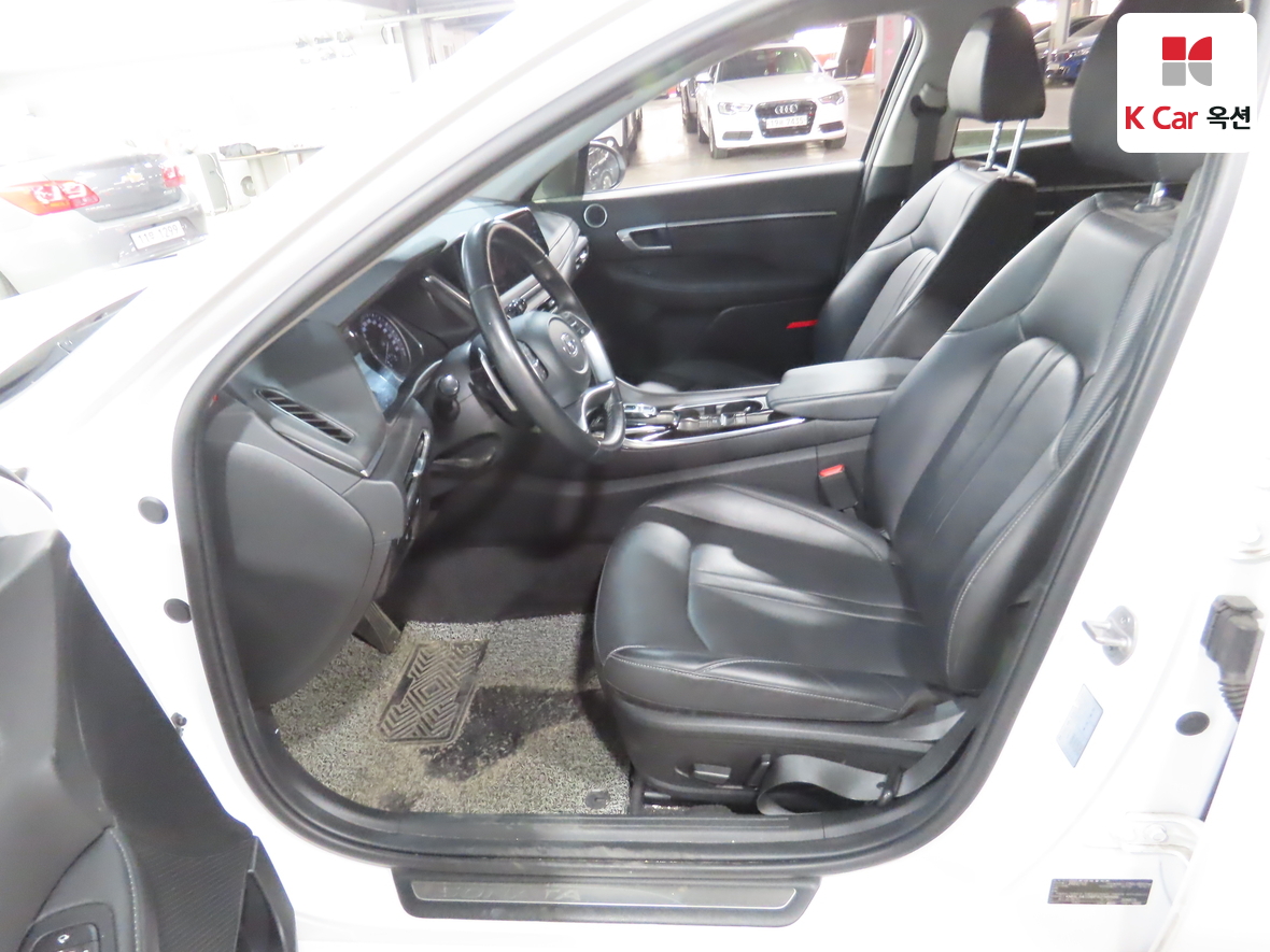 Hyundai Sonata 2023 - Image 19