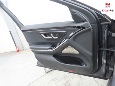 2022 - mercedes-benz s580l