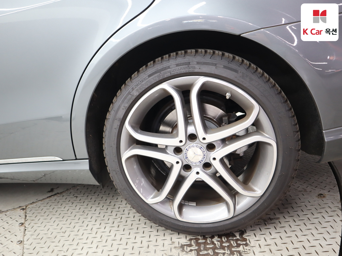 Mercedes-Benz E-Class 2016 - Image 47