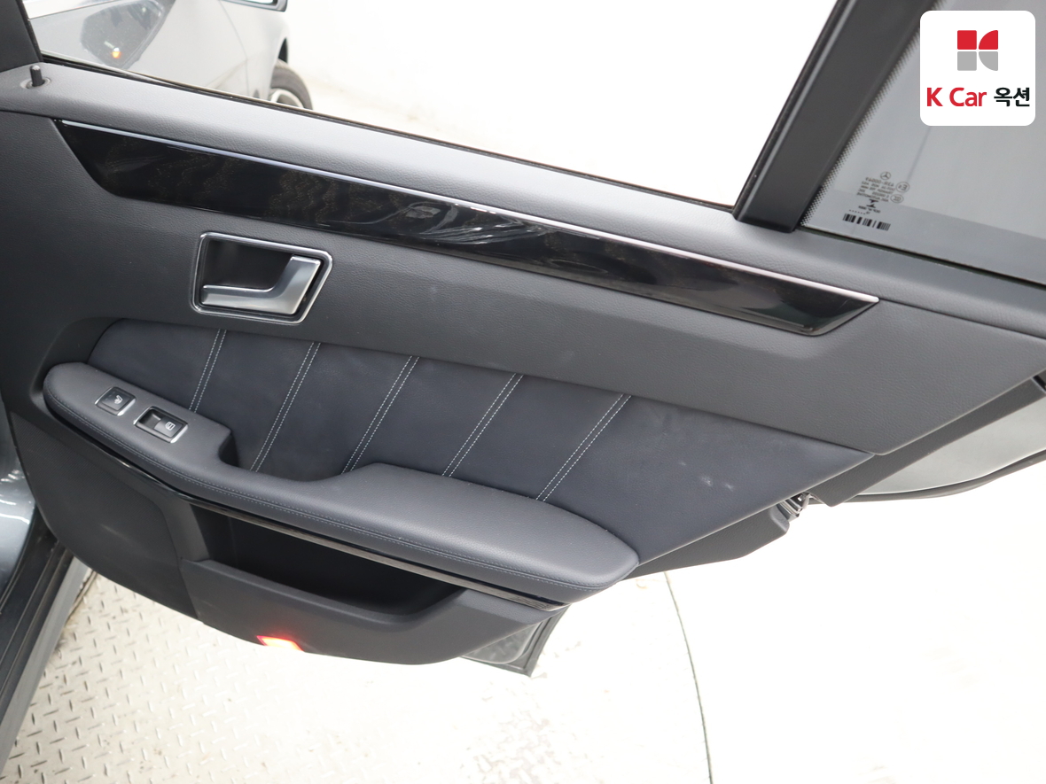 Mercedes-Benz E-Class 2016 - Image 28