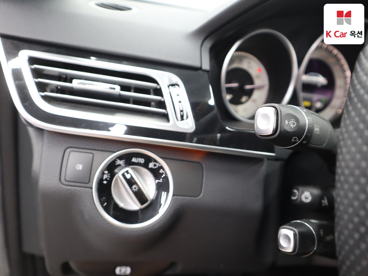 Mercedes-Benz E-Class 2016 - Image 9