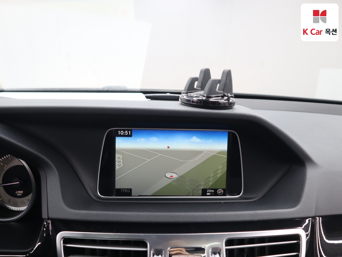 Mercedes-Benz E-Class 2016 - Image 14