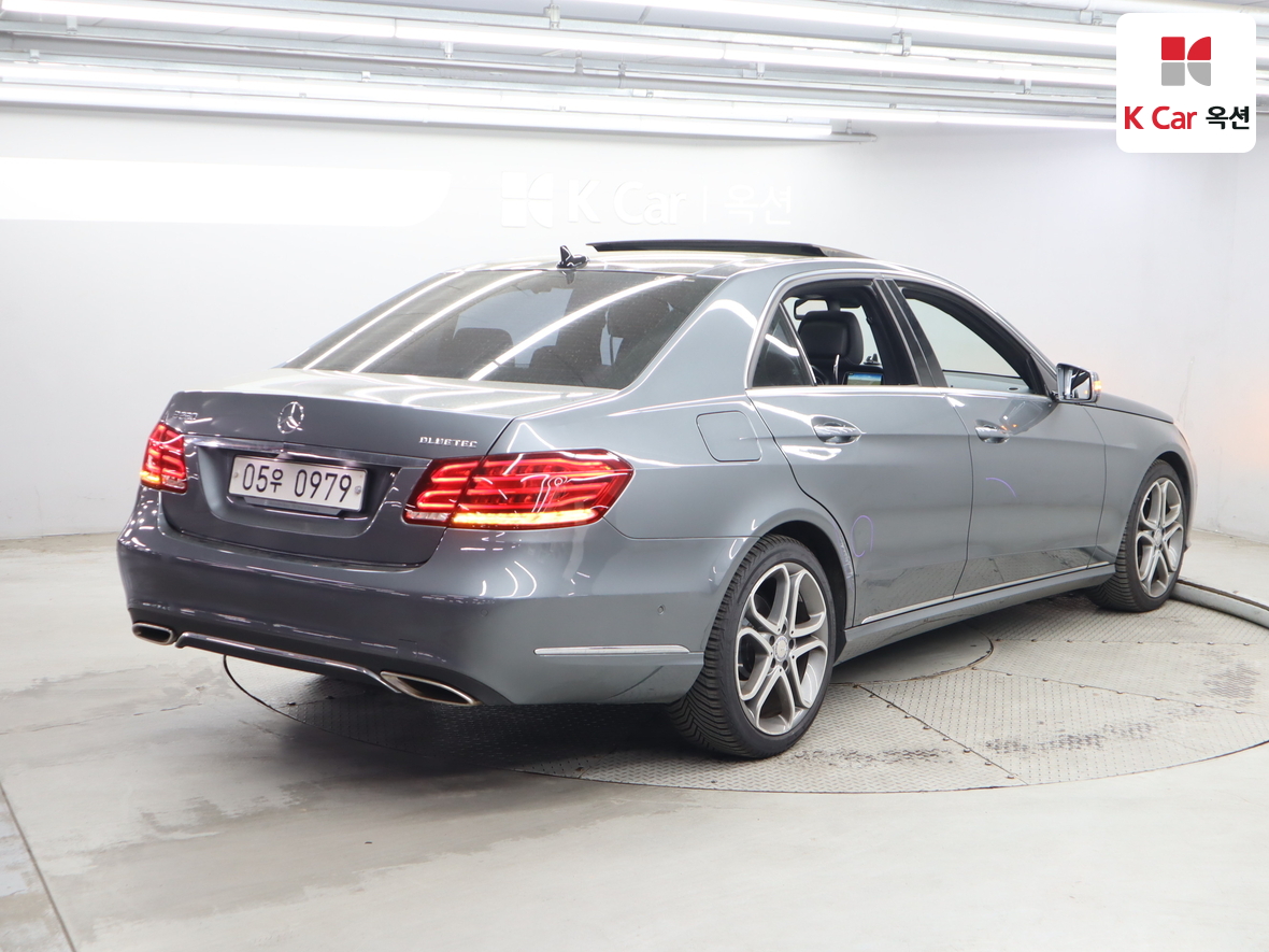 Mercedes-Benz E-Class 2016 - Image 2