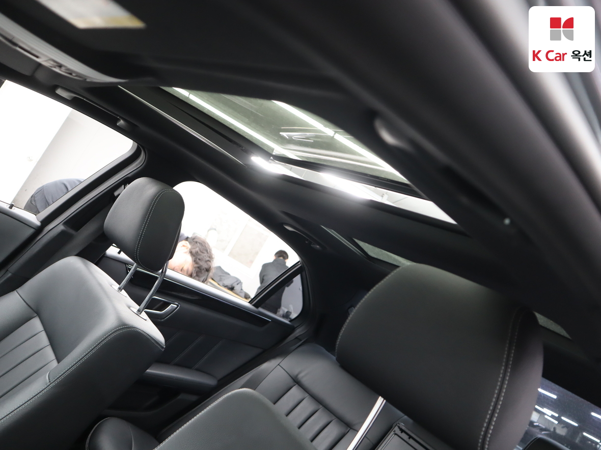 Mercedes-Benz E-Class 2016 - Image 21