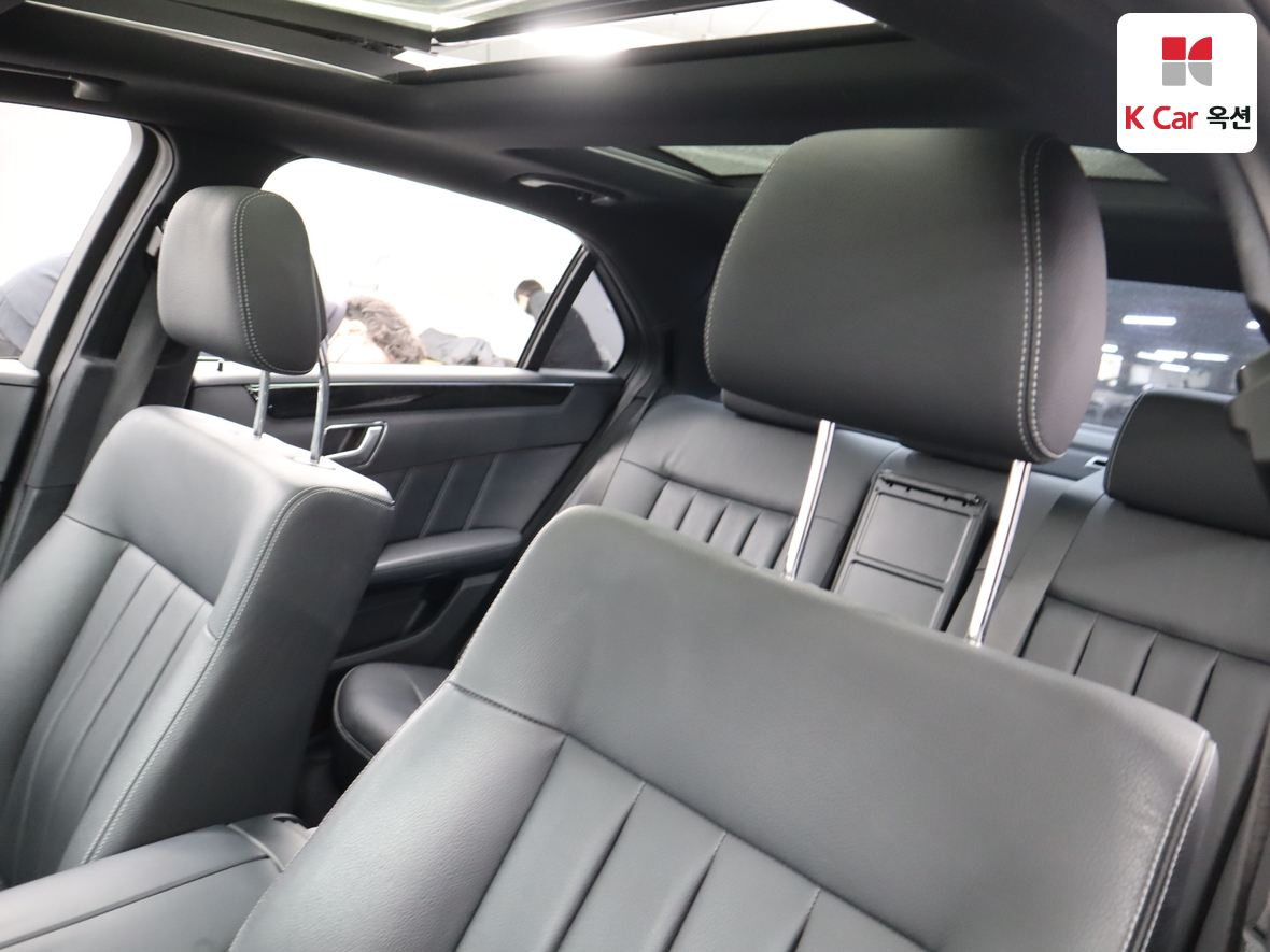 Mercedes-Benz E-Class 2016 - Image 19