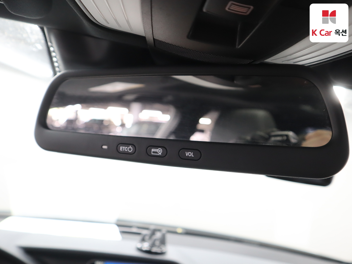 Mercedes-Benz E-Class 2016 - Image 13