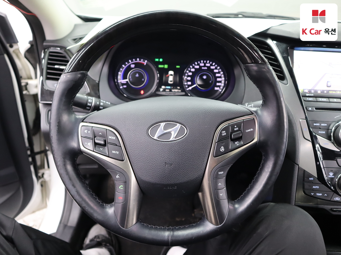 هيونداي أزيرا 2015 - صورة 10