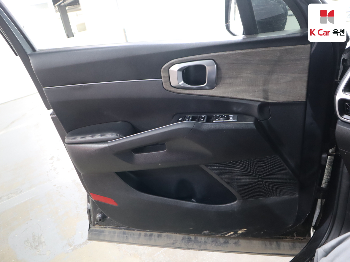 Kia Sorento 2023 - Image 8