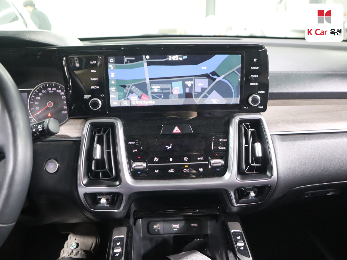 Kia Sorento 2023 - Image 6