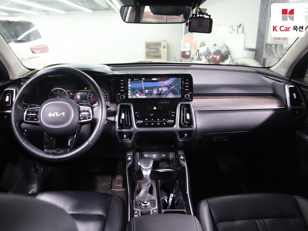 Kia Sorento 2023 - Image 3