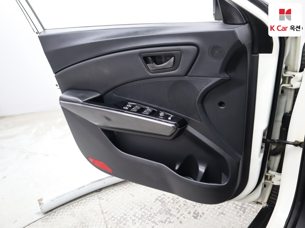KG Mobility Tivoli - 8