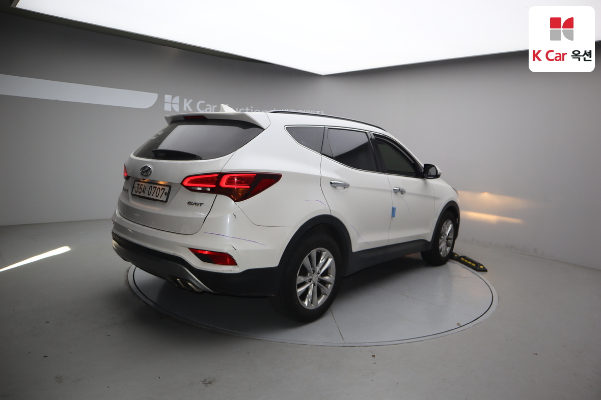 Hyundai Santa Fe 2016 - Image 2