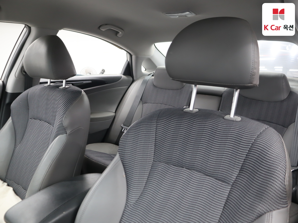 هيونداي سوناتا 2010 - صورة 18