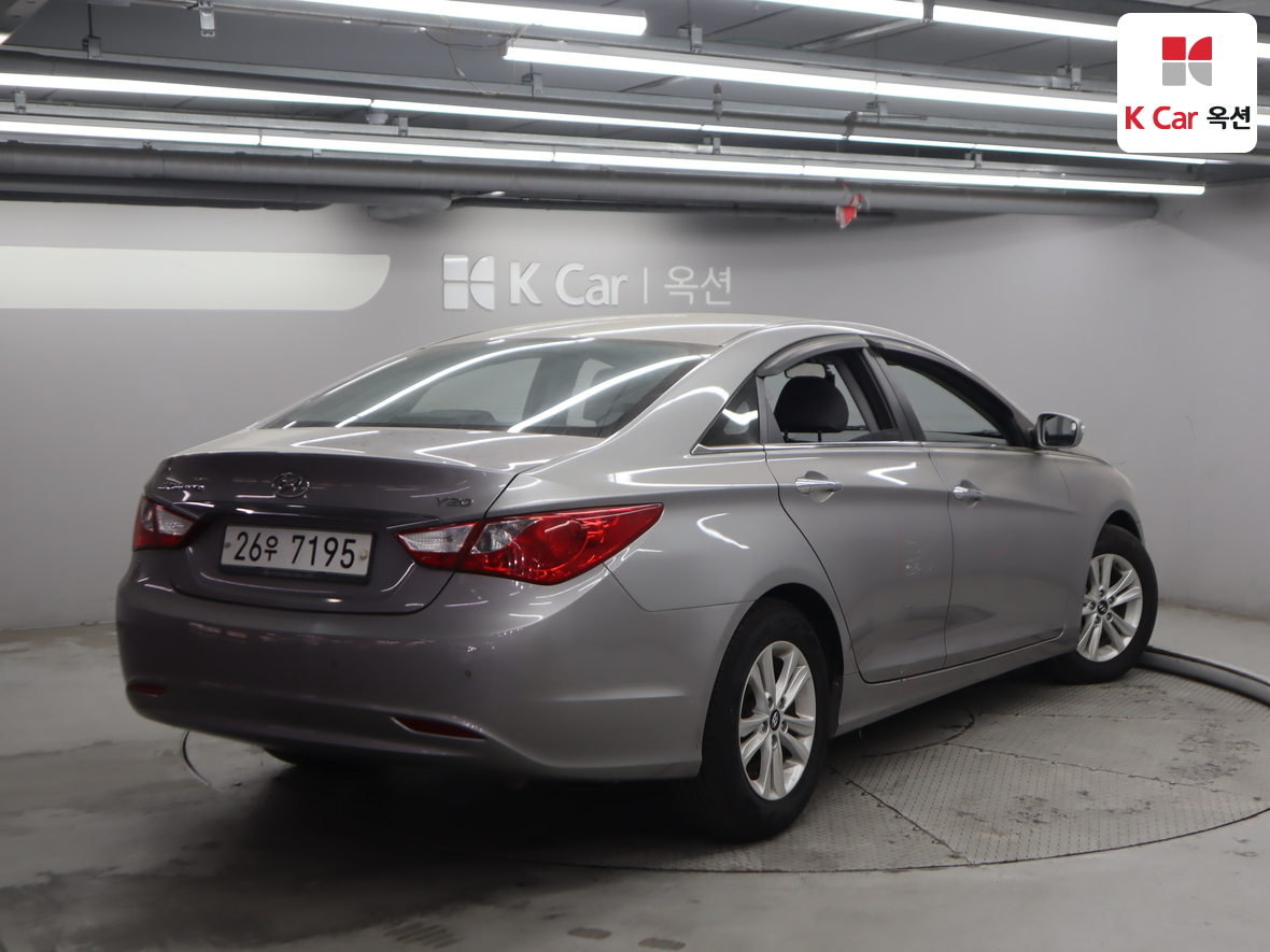 هيونداي سوناتا 2010 - صورة 2