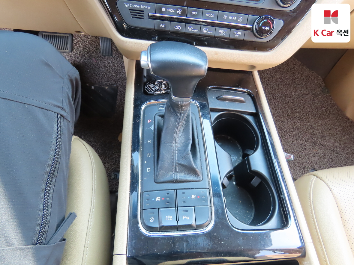 Kia New Carnival 2017 - Image 16