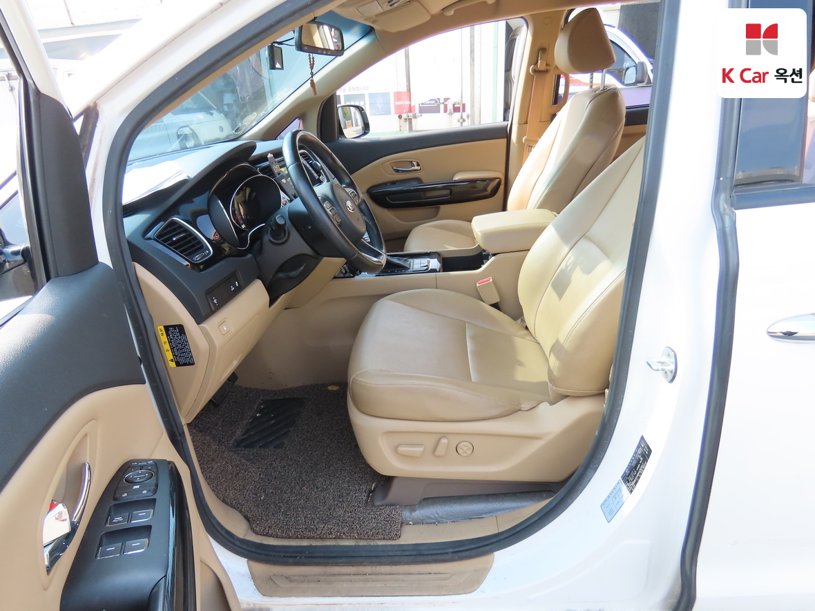 Kia New Carnival 2017 - Image 18