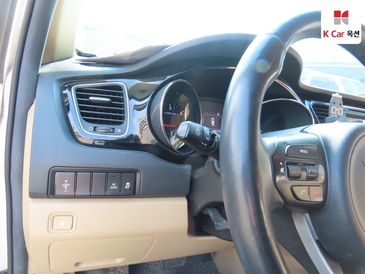 Kia New Carnival 2017 - Image 9