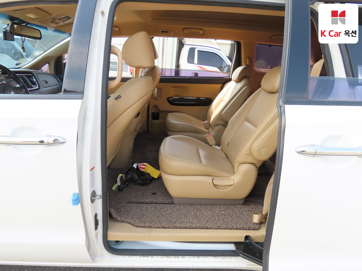 Kia New Carnival 2017 - Image 23