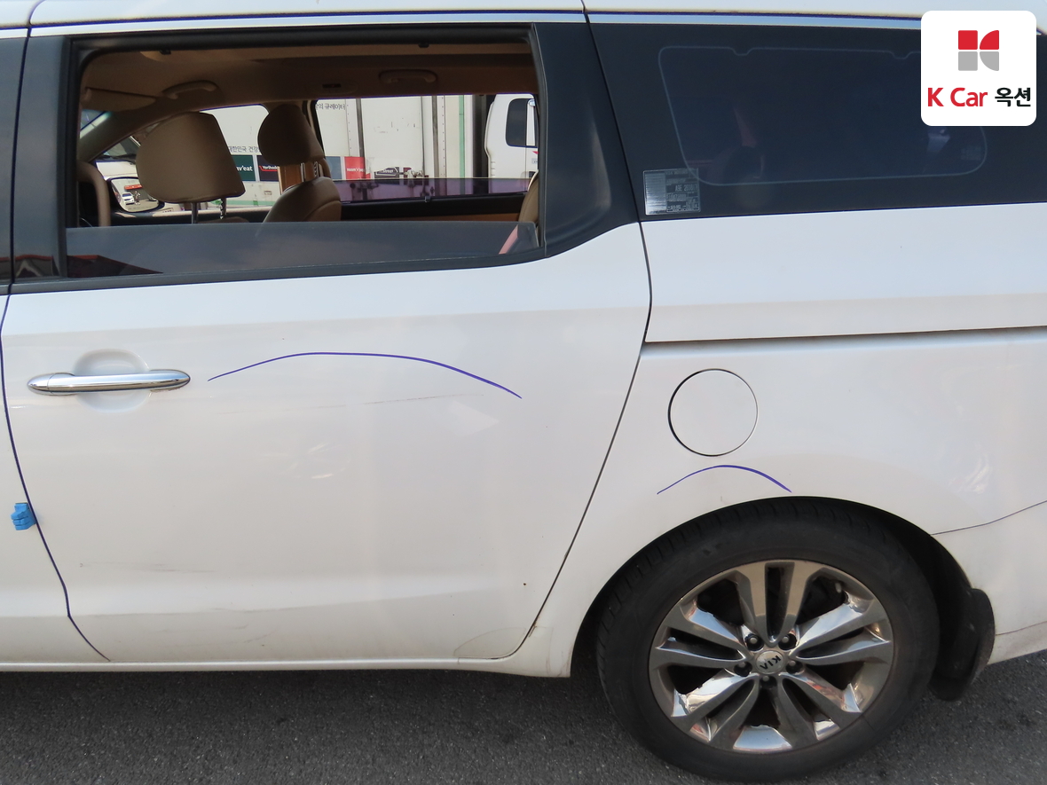 Kia New Carnival 2017 - Image 39