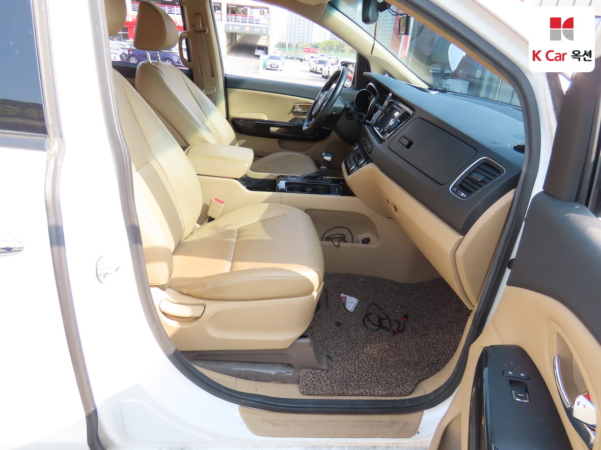 Kia New Carnival 2017 - Image 31
