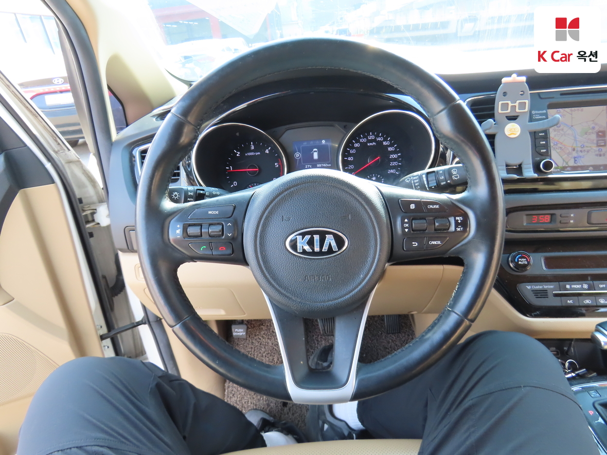 Kia New Carnival 2017 - Image 10