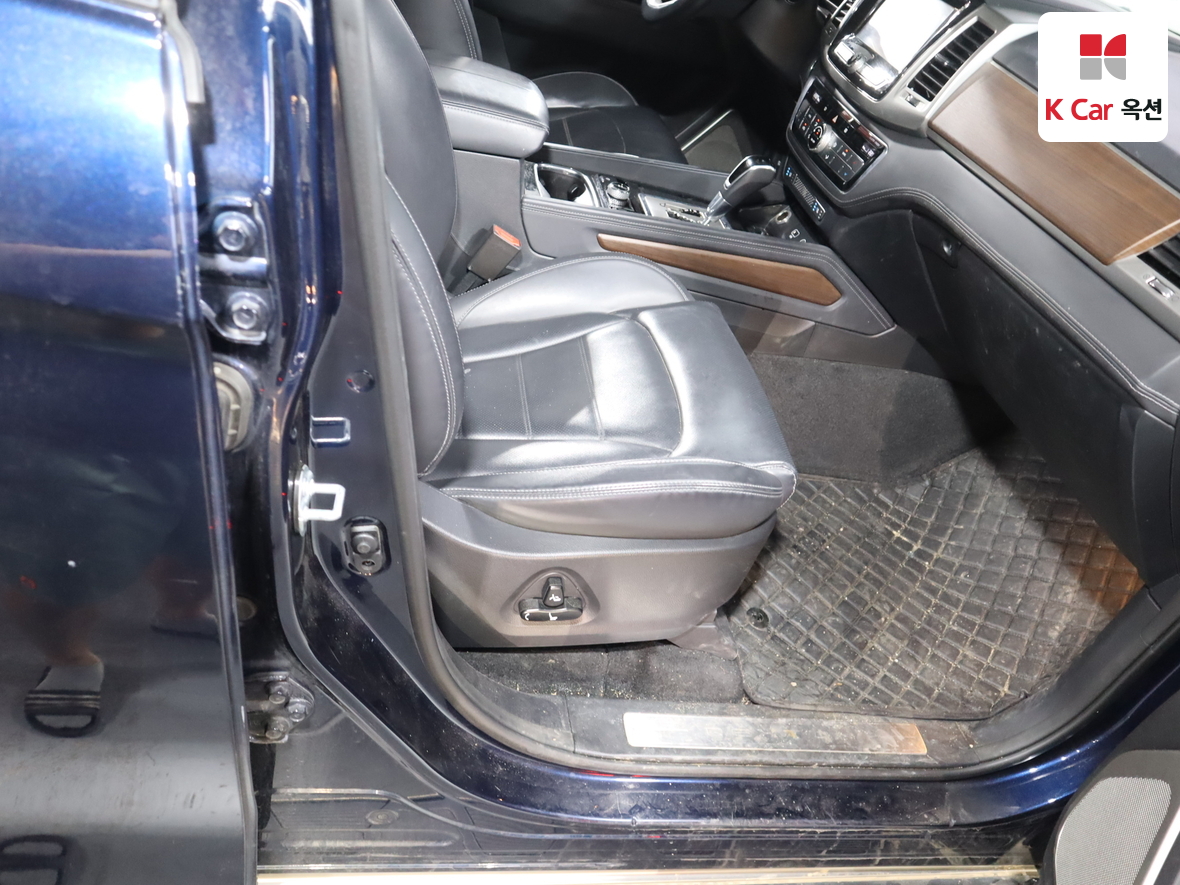 KG Mobility Rexton 2018 - Image 32