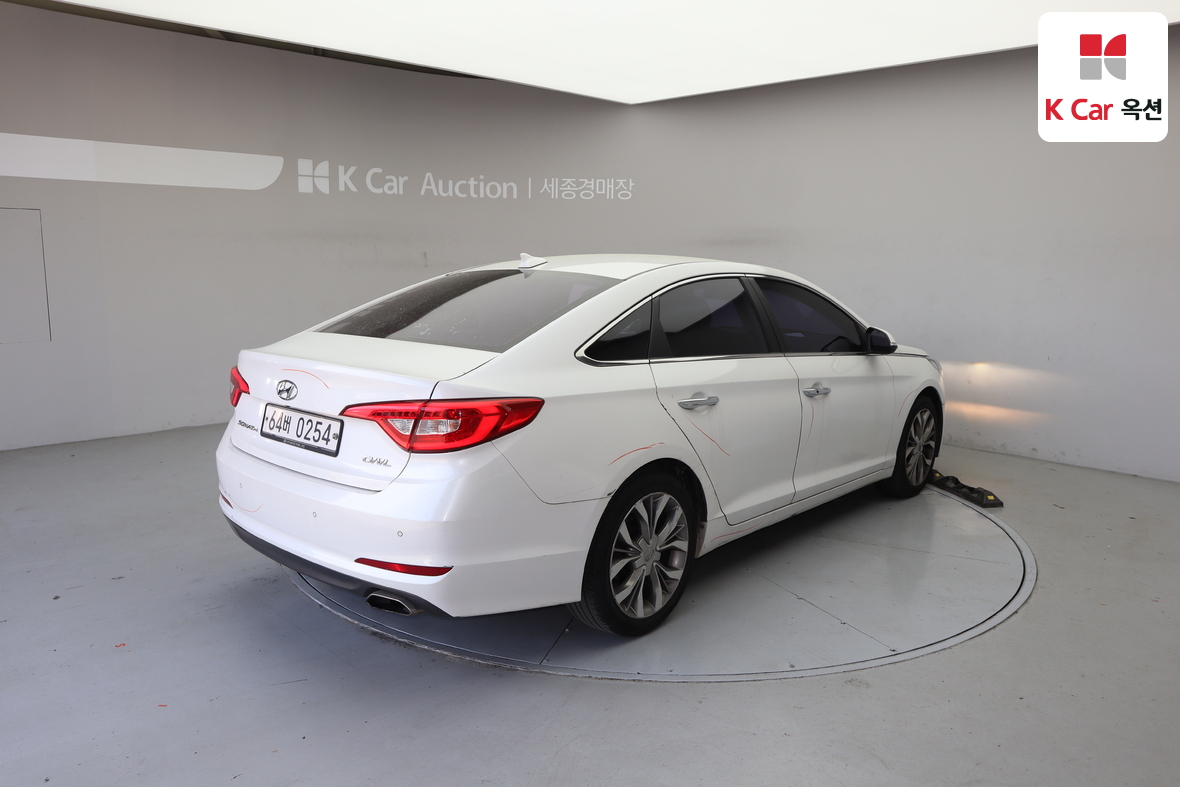 Hyundai Sonata 2016 - Image 2