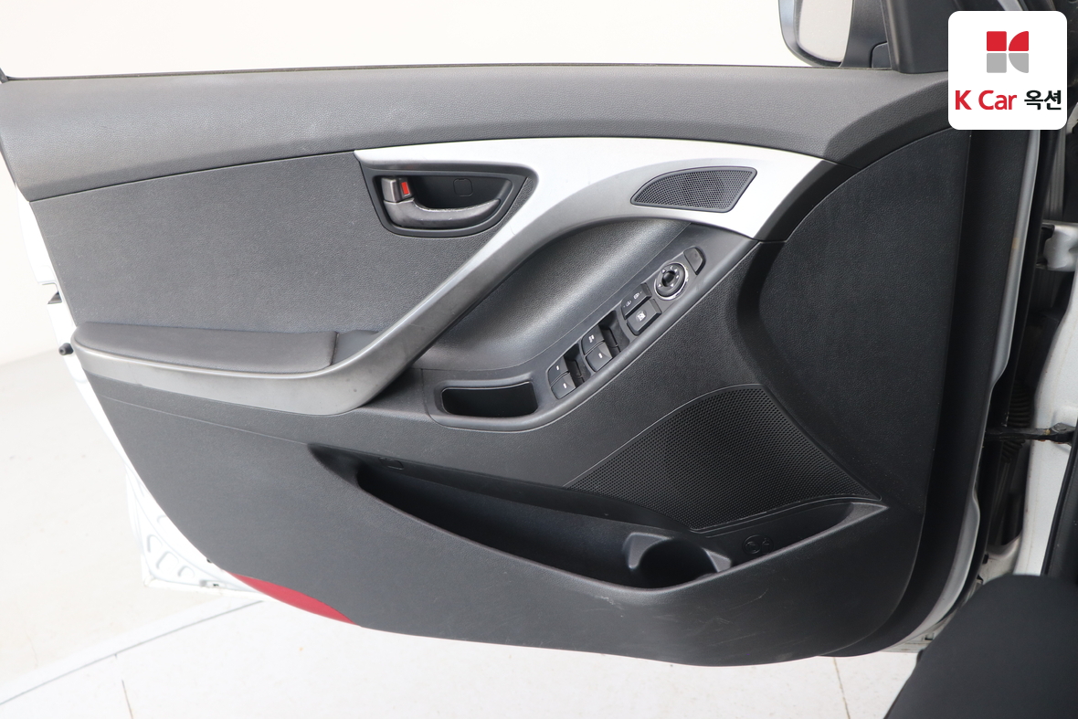 هيونداي إلانترا 2011 - صورة 8