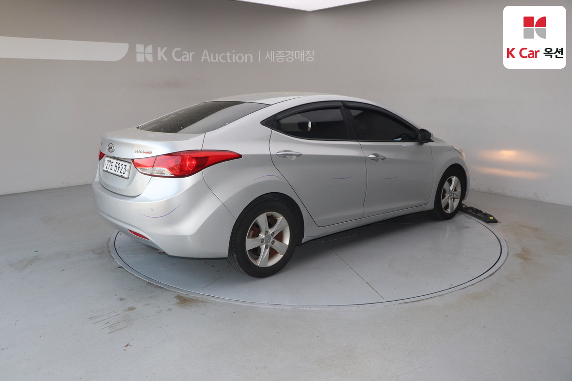 هيونداي إلانترا 2011 - صورة 2