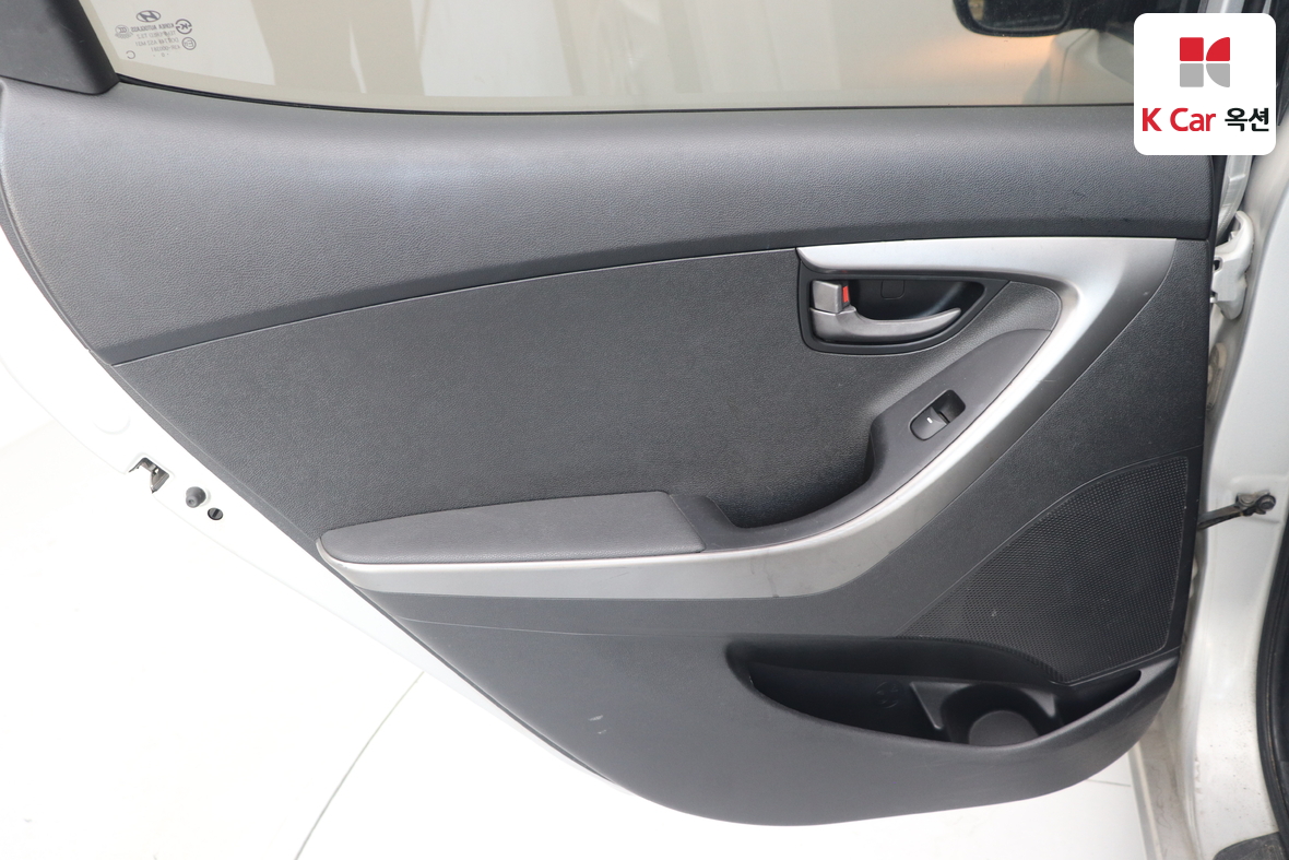 هيونداي إلانترا 2011 - صورة 20