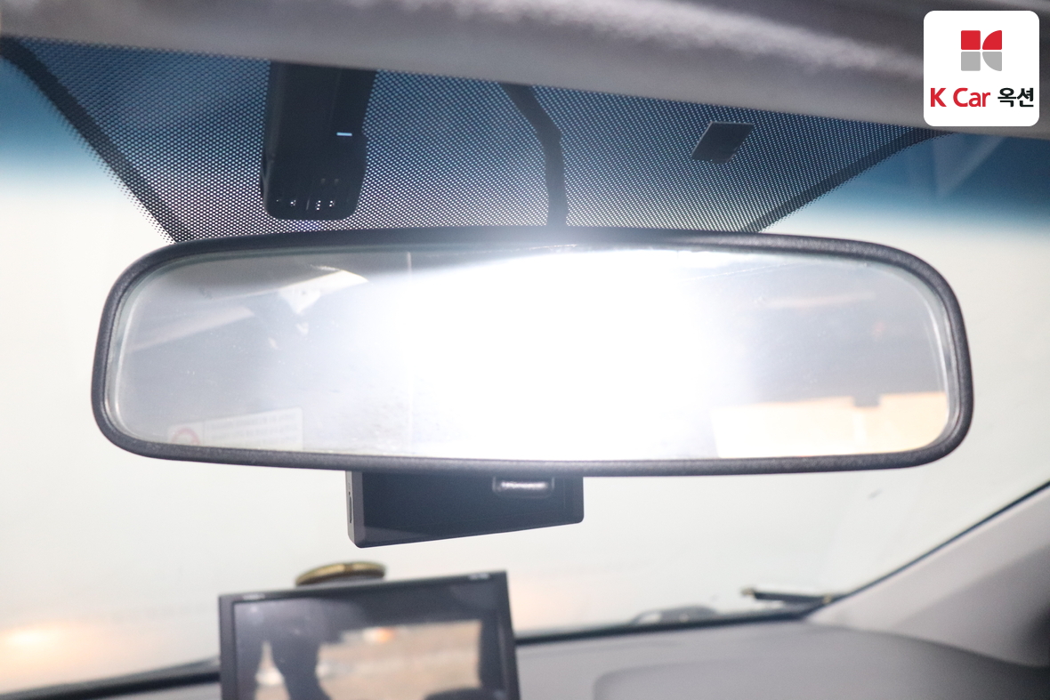 هيونداي إلانترا 2011 - صورة 12