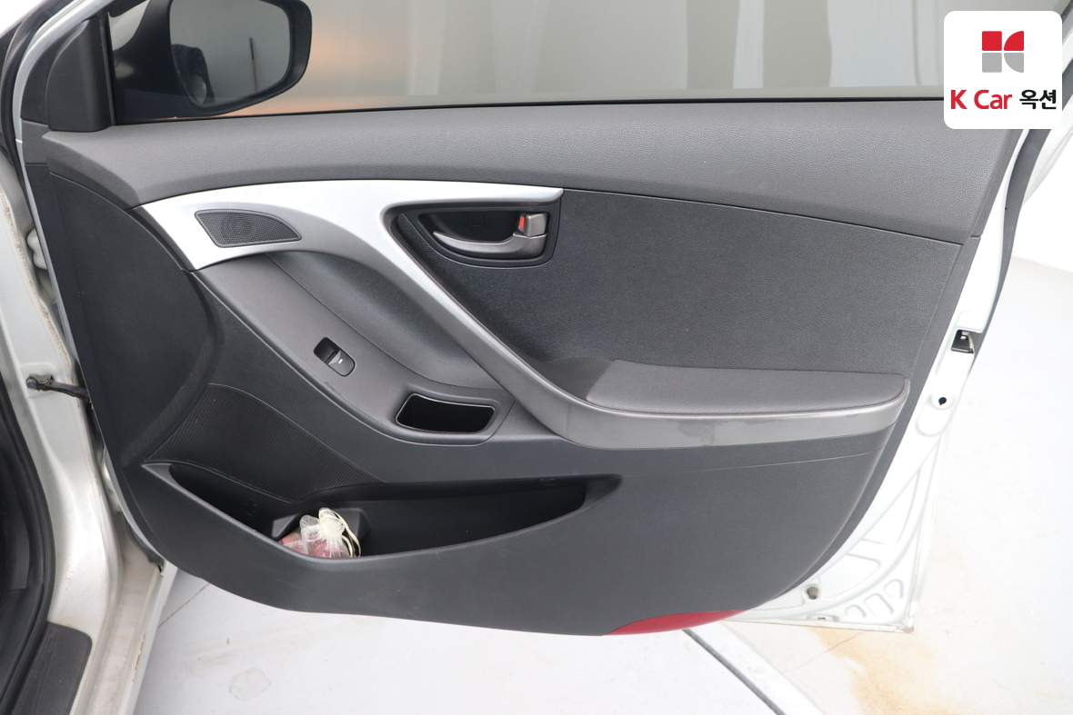 هيونداي إلانترا 2011 - صورة 26