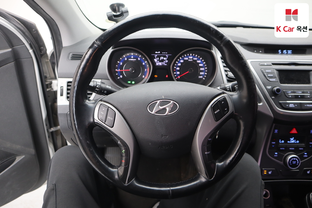 Hyundai Elantra 2014 - Image 10