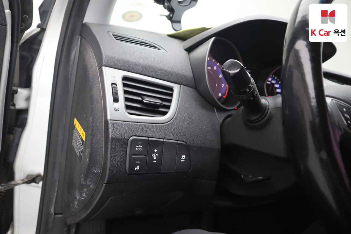 Hyundai Elantra 2014 - Image 9