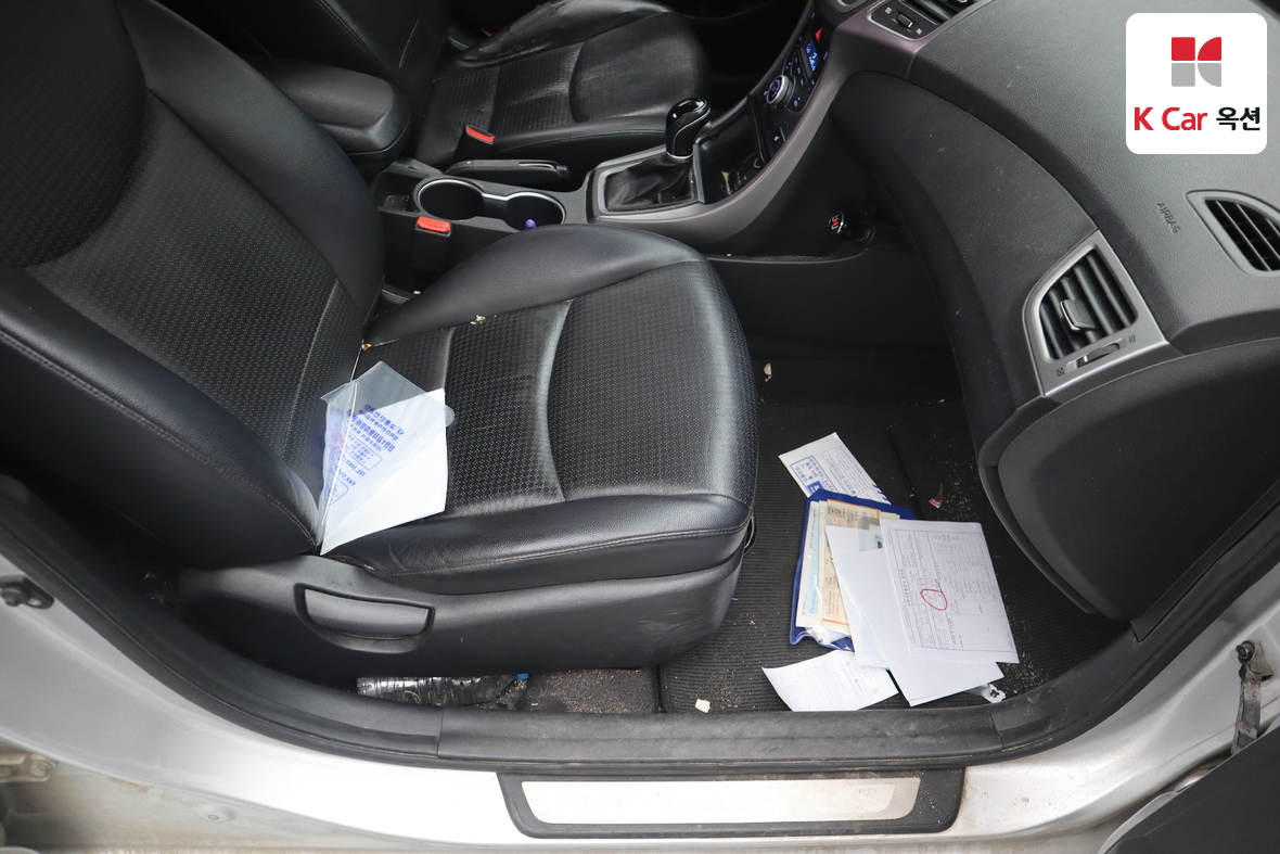 Hyundai Elantra 2014 - Image 28