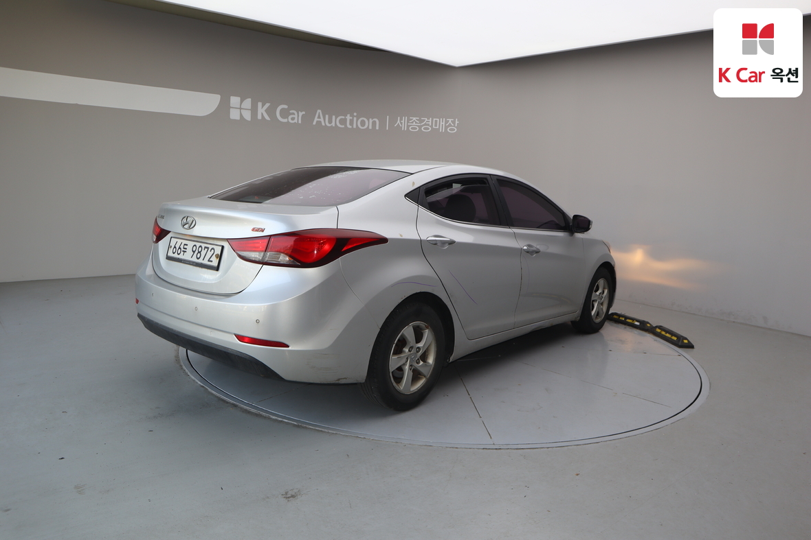 Hyundai Elantra 2014 - Image 2