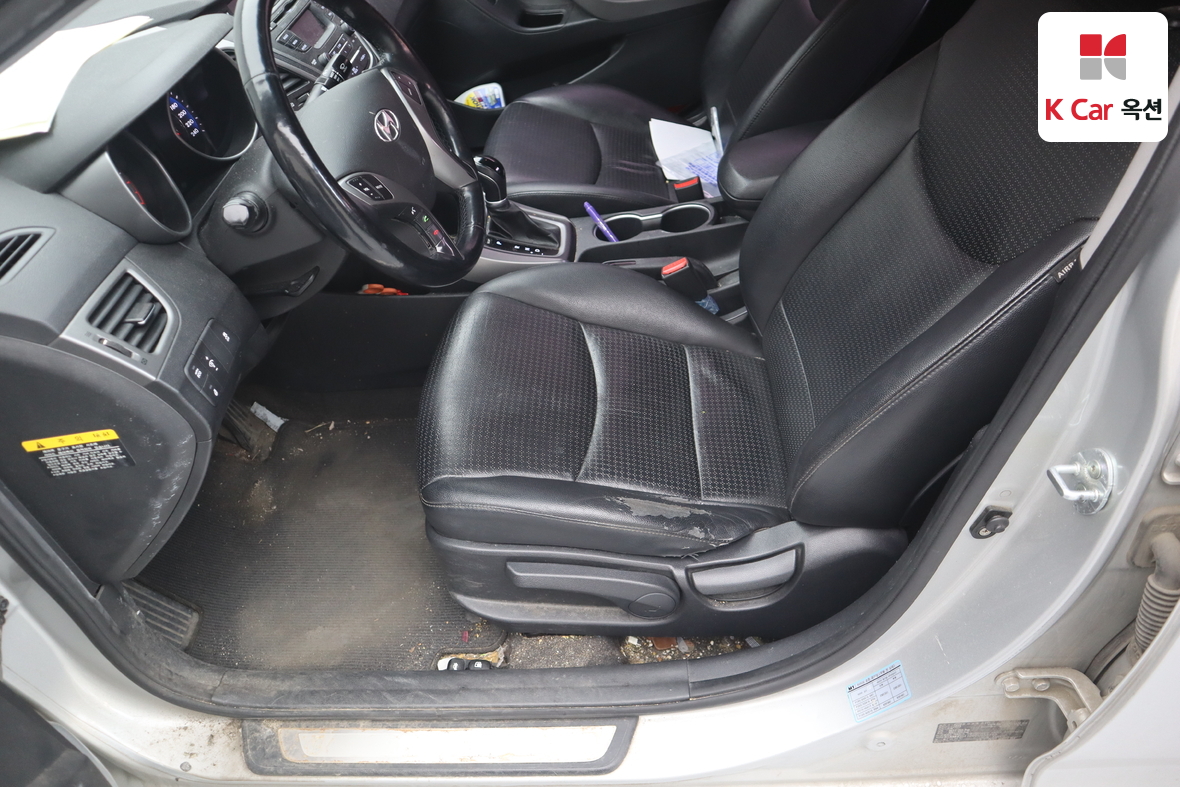 Hyundai Elantra 2014 - Image 18