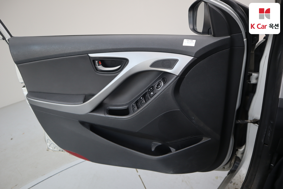 Hyundai Elantra 2014 - Image 8