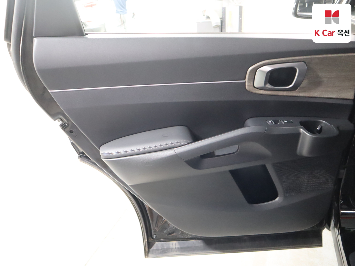 Kia Sorento 2023 - Image 21