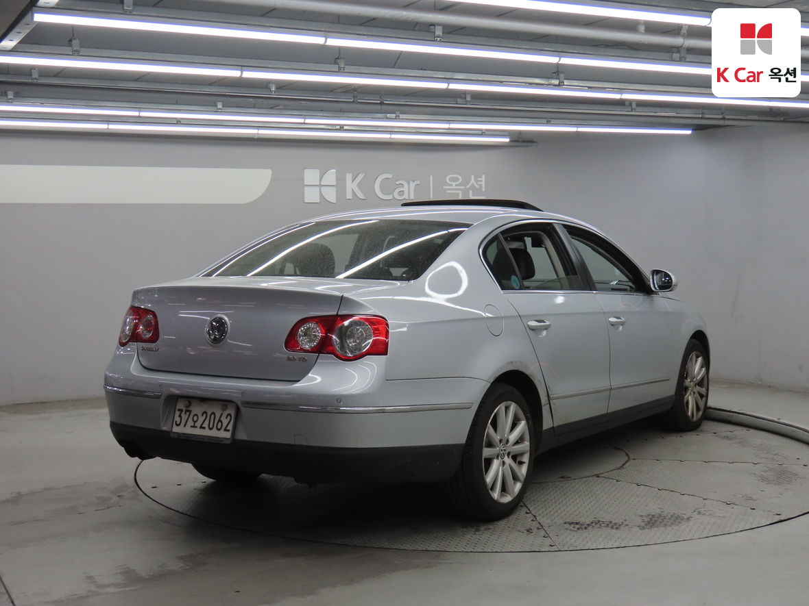 Volkswagen Passat - 2