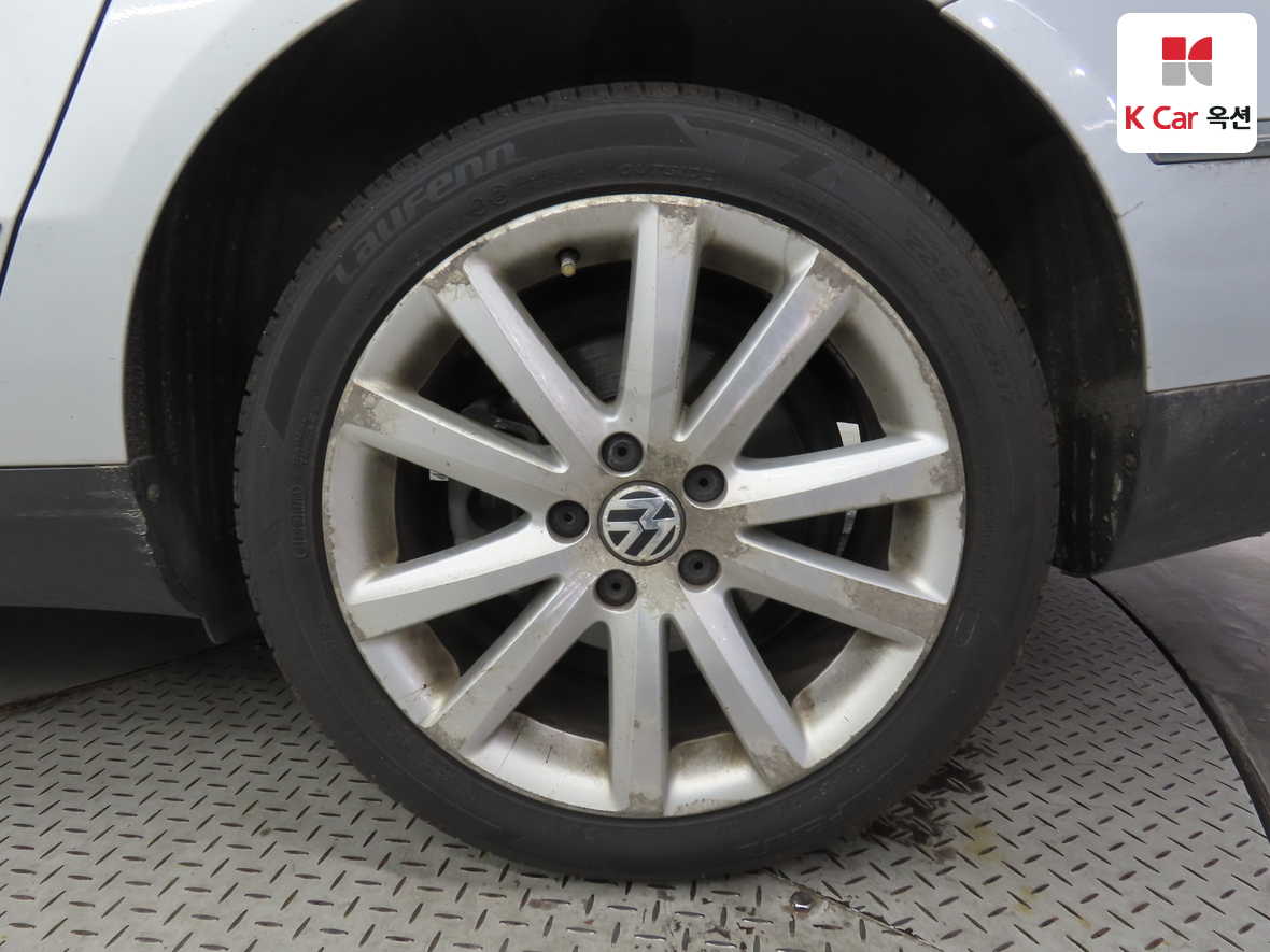Volkswagen Passat - 50
